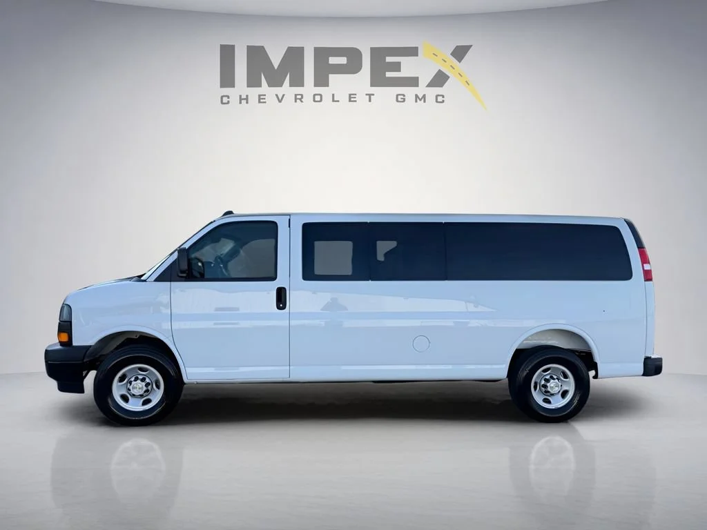 Used 2021 Summit White Chevrolet WT image 2