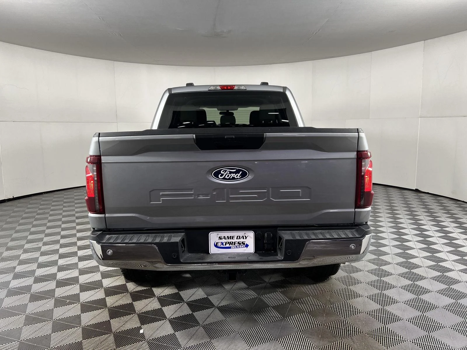 Used 2025 Silver Ford XLT image 22