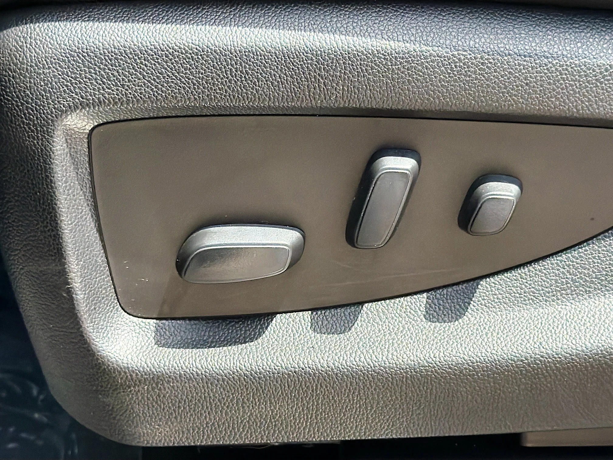 Used 2019 Onyx Black GMC SLT Standard Edition image 26