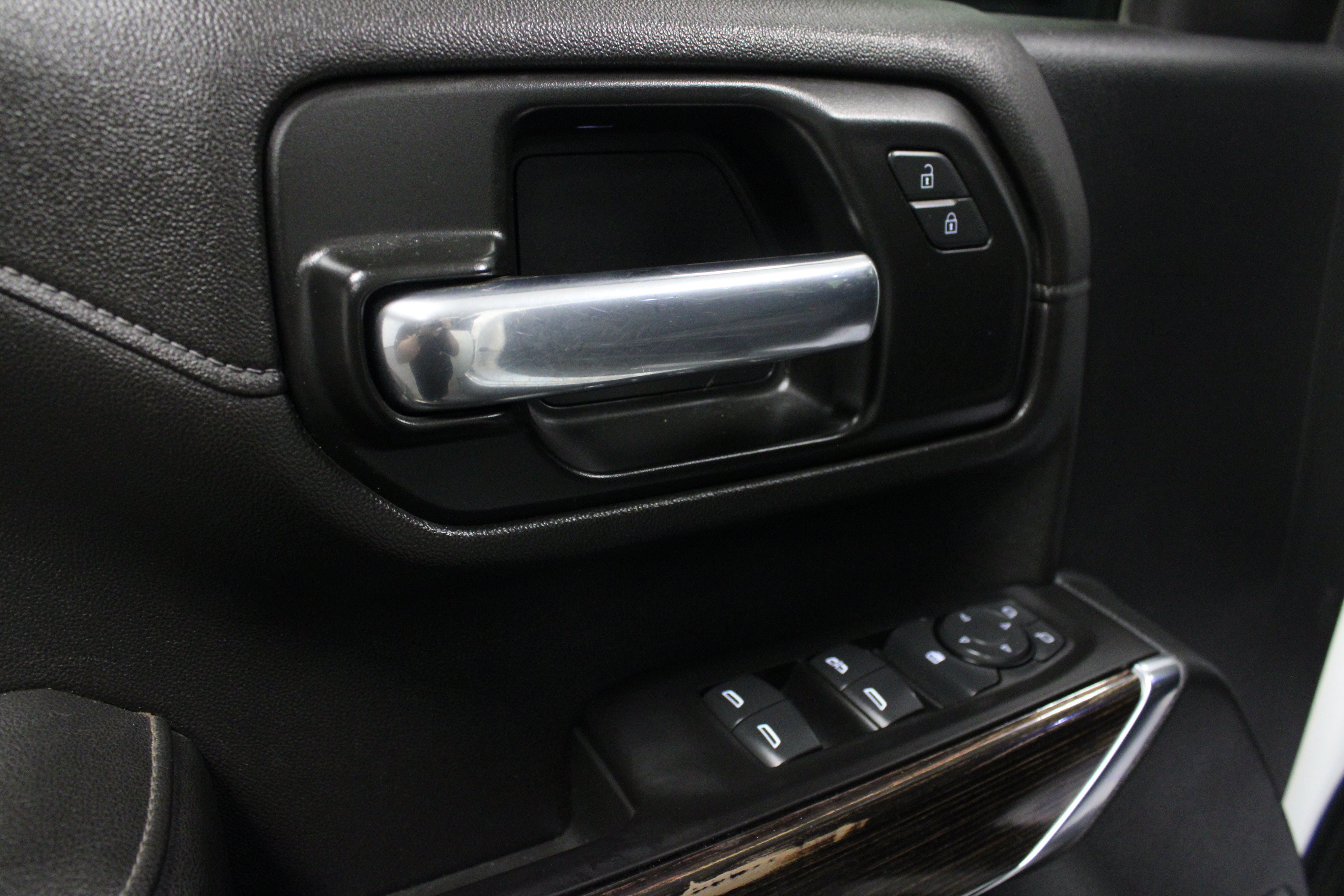 Used 2021 Summit White GMC SLE image 16