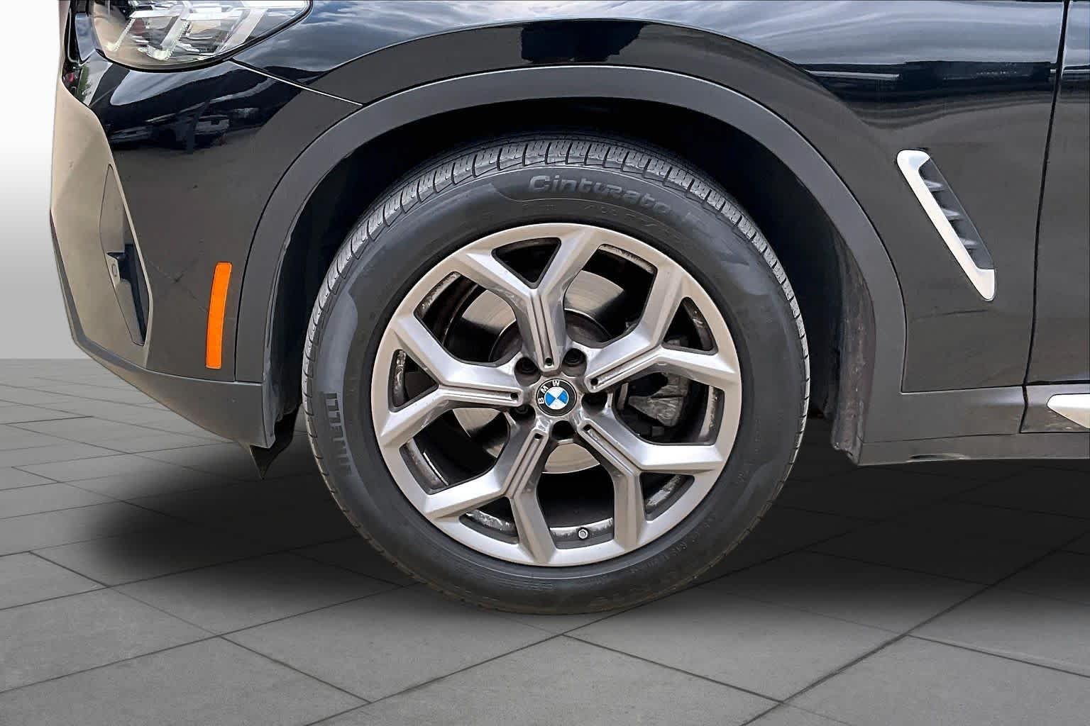 Used 2022 Black Sapphire Metallic BMW sDrive30i image 11