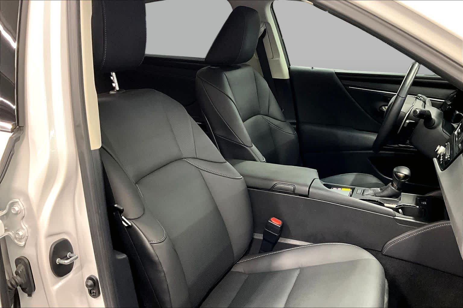 Certified Pre-Owned 2025 Lexus ES 350