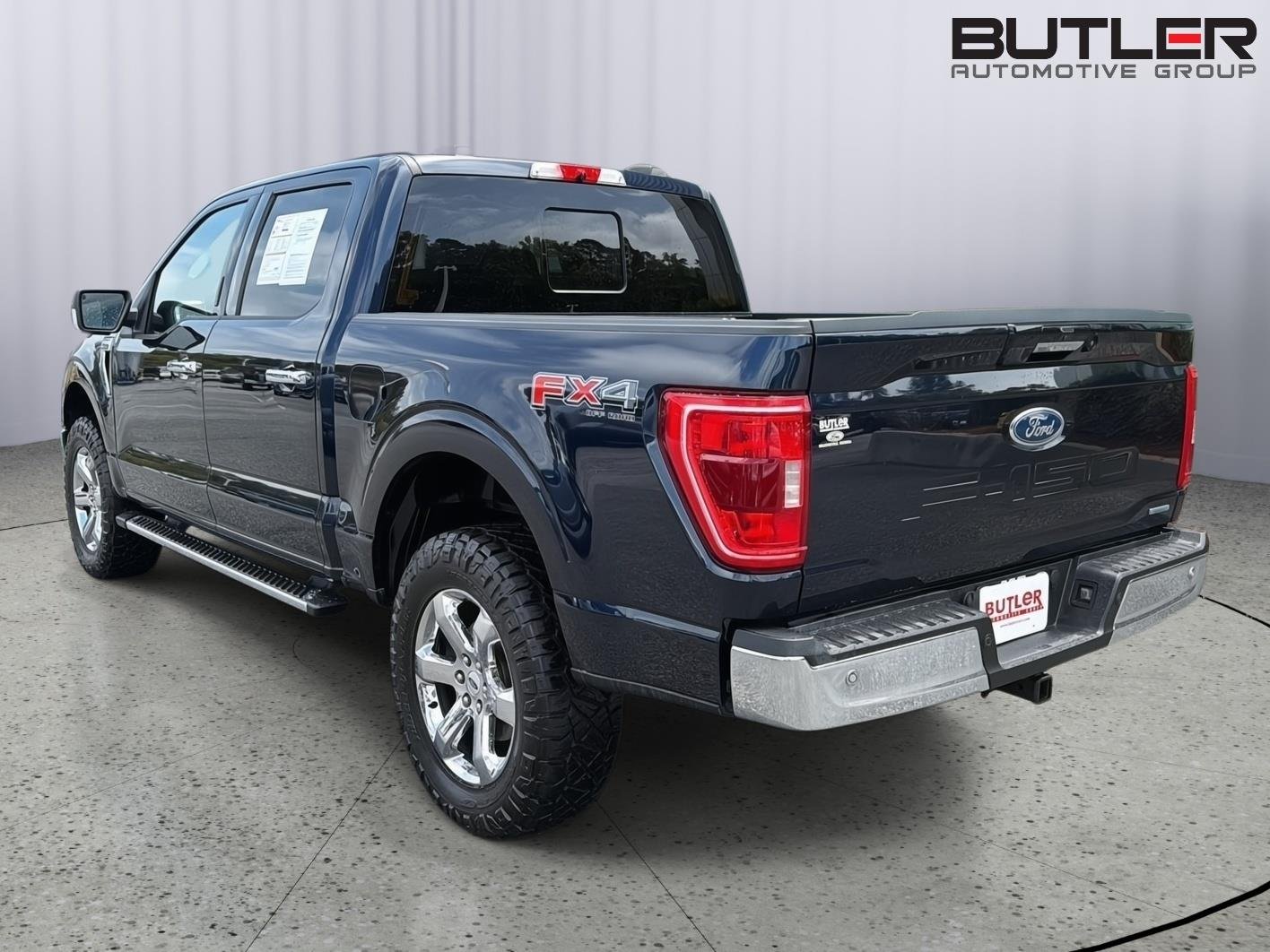 Used 2022 Antimatter Blue Ford XLT image 4