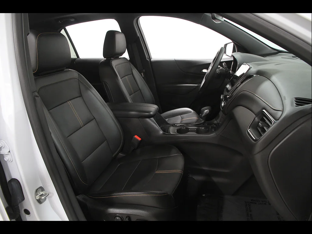 Used 2024 Iridescent Pearl Tricoat Chevrolet Premier image 16