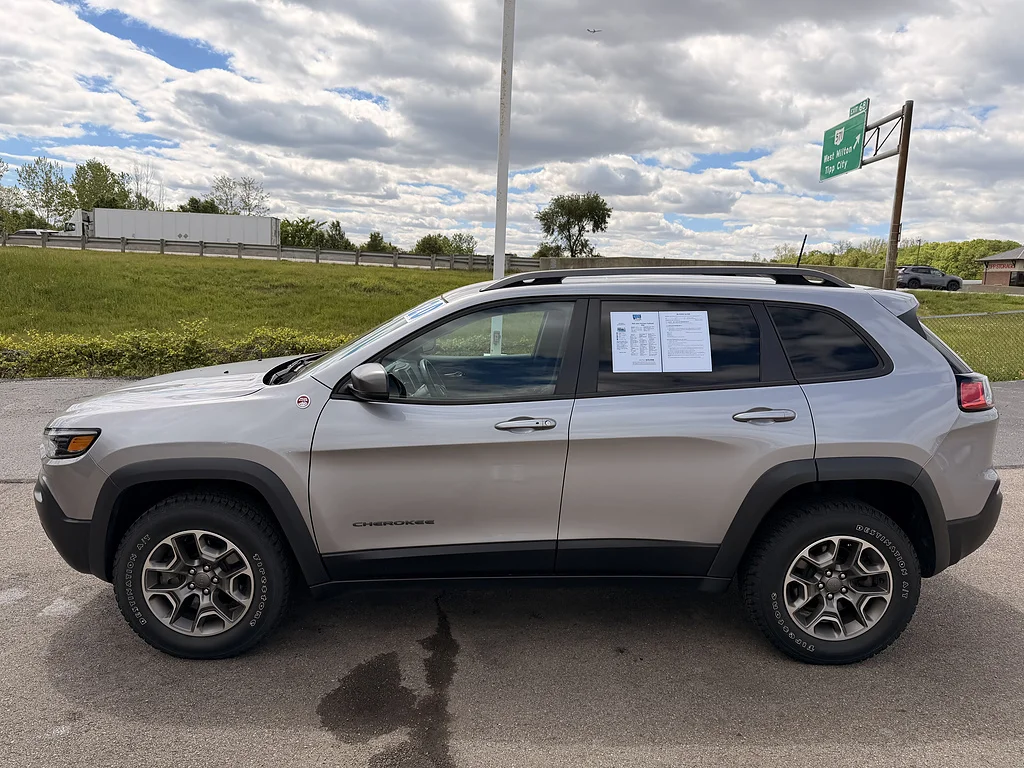 Used 2020 Granite Crystal Metallic Clear Coat Jeep Trailhawk Elite image 6