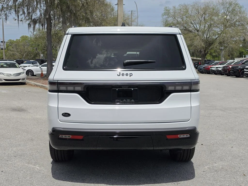 New 2026 Bright White Clear-Coat Exterior Paint Jeep  image 5