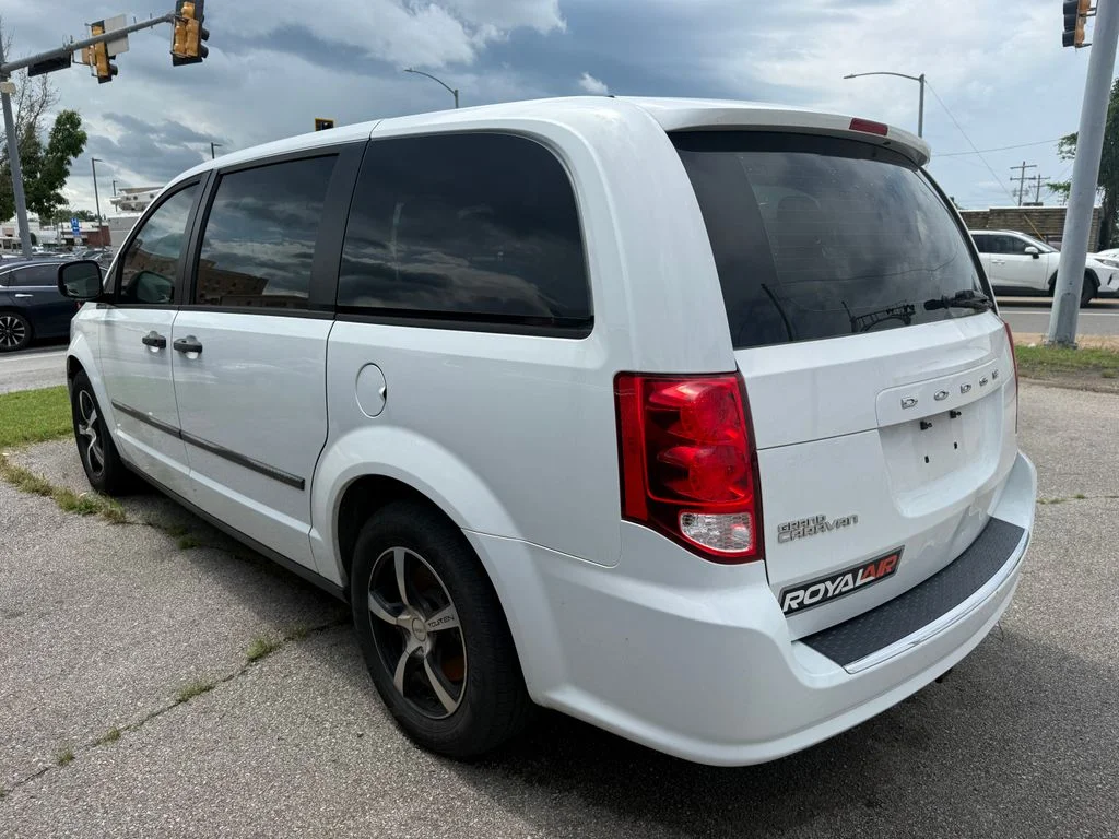 Used 2016 White Dodge AVP image 15