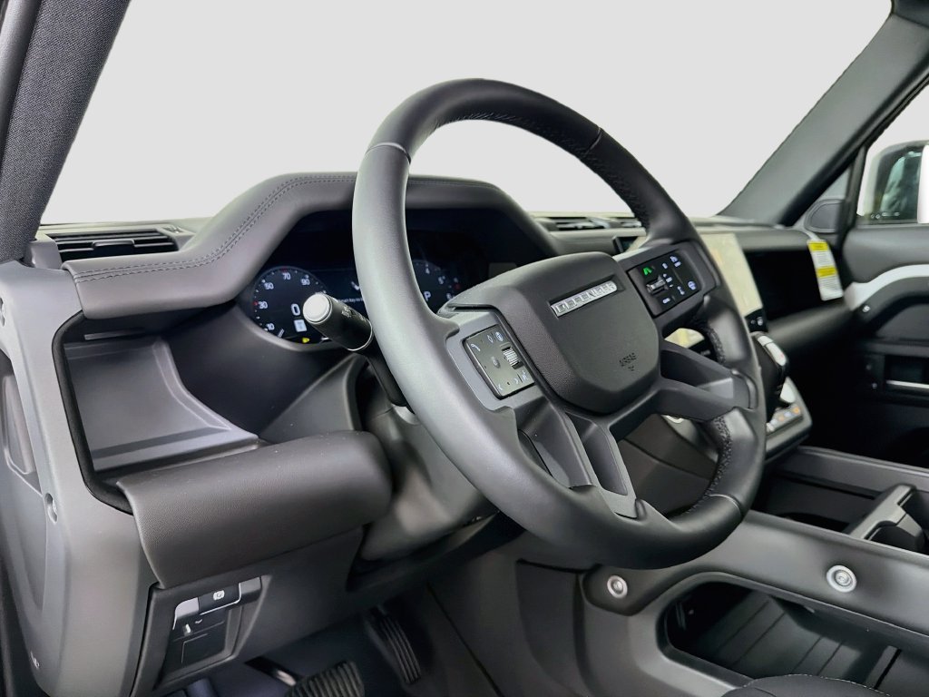 New 2026 Fuji White Land Rover X-Dynamic SE image 9