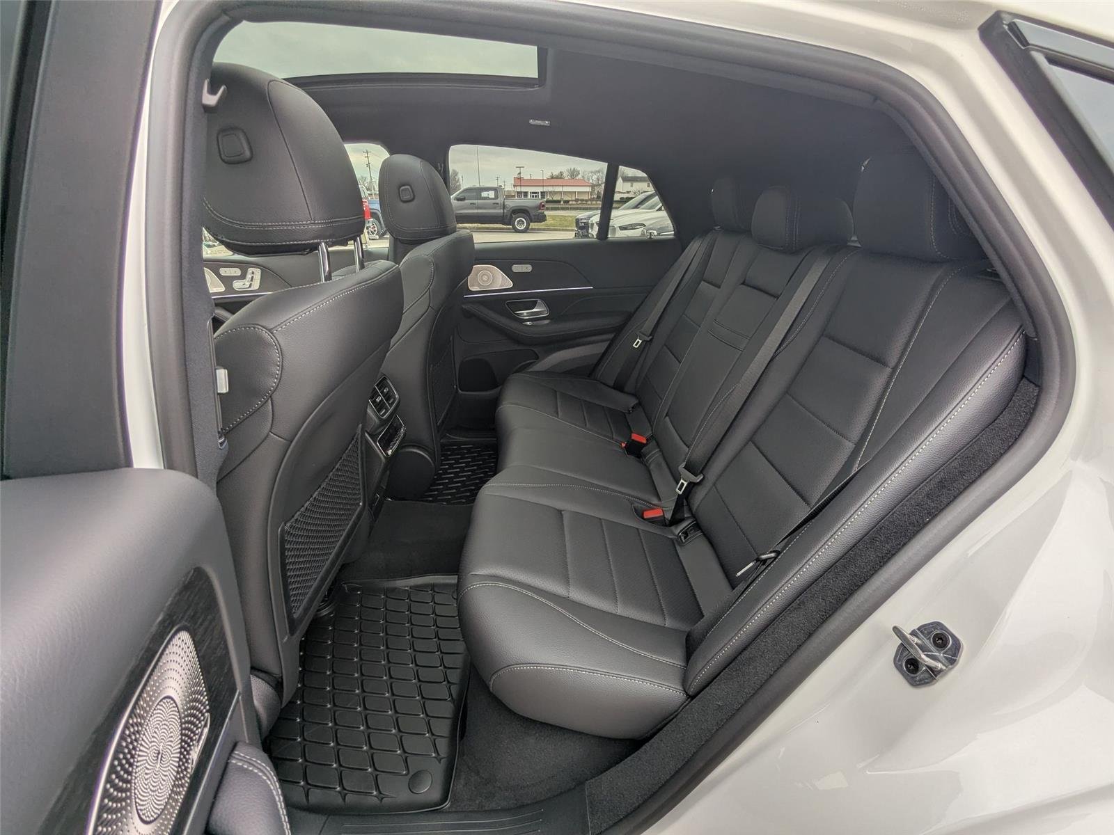 New 2026 Polar White MERCEDES-BENZ GLE 450 image 25