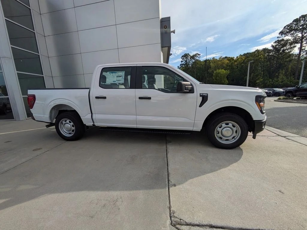 New 2026 Oxford White Ford XL image 3