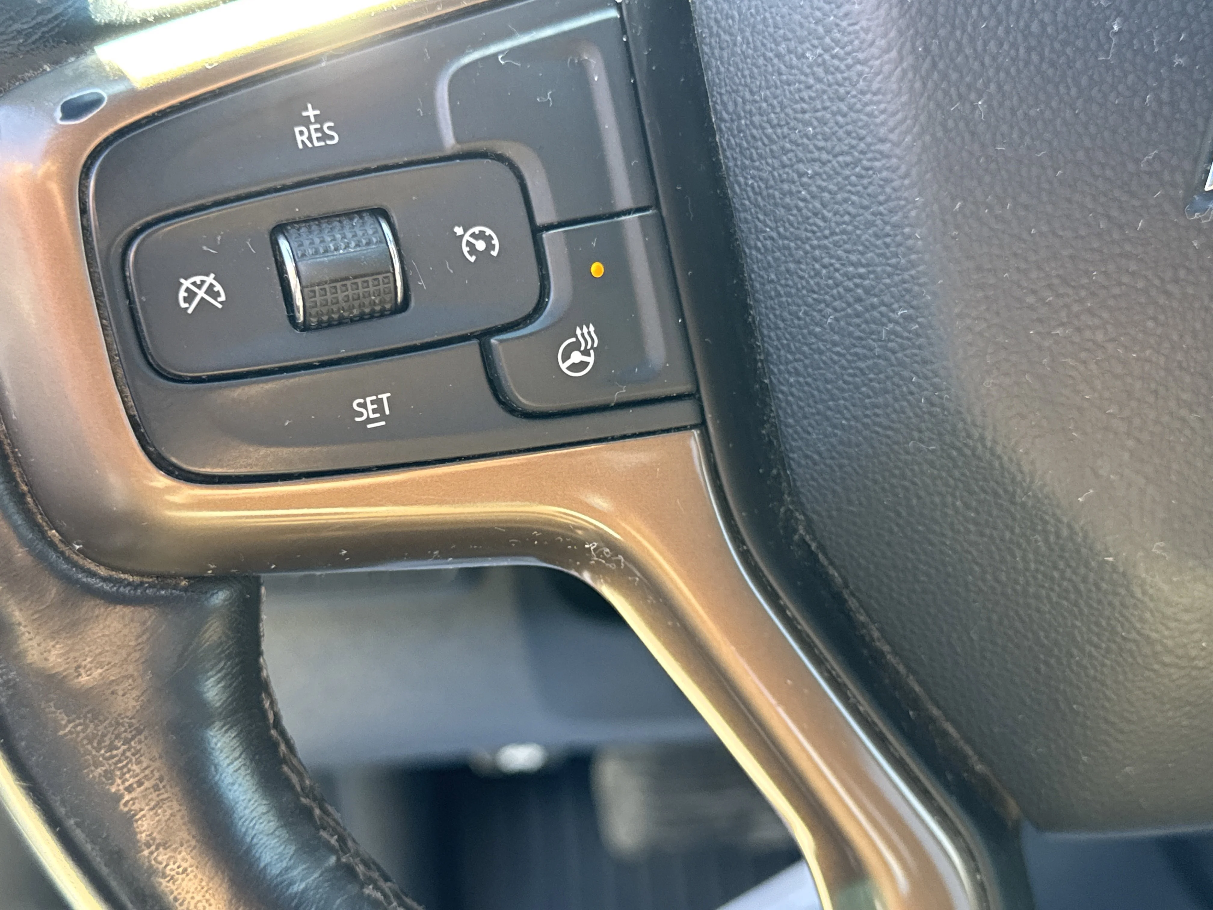 Used 2022 Silver Ice Metallic Chevrolet High Country image 18