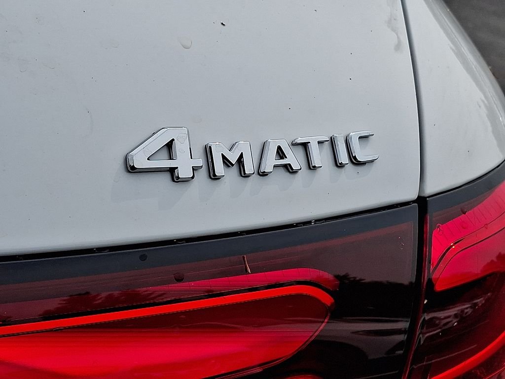 New 2026 Polar White Mercedes-Benz GLC 300 image 21