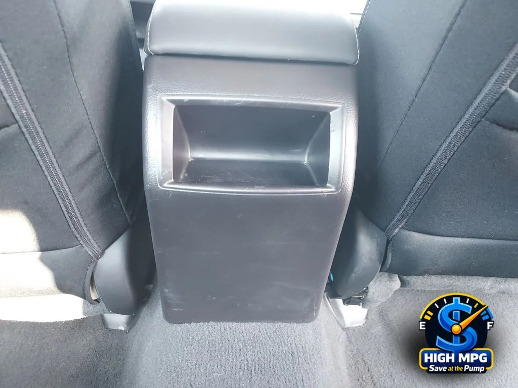 Used 2017 Silver Subaru 2.5i image 25