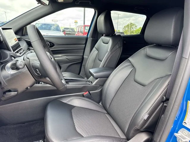 New 2026 Blue Jeep Latitude image 16