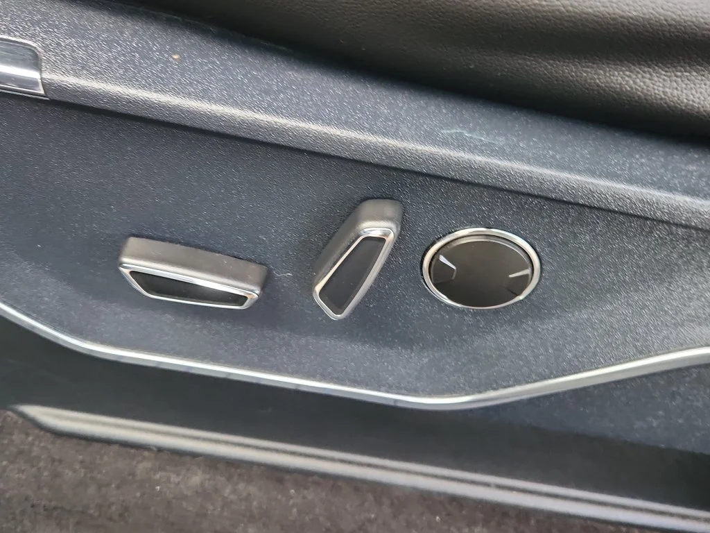 Used 2021 Black Ford Lariat image 8