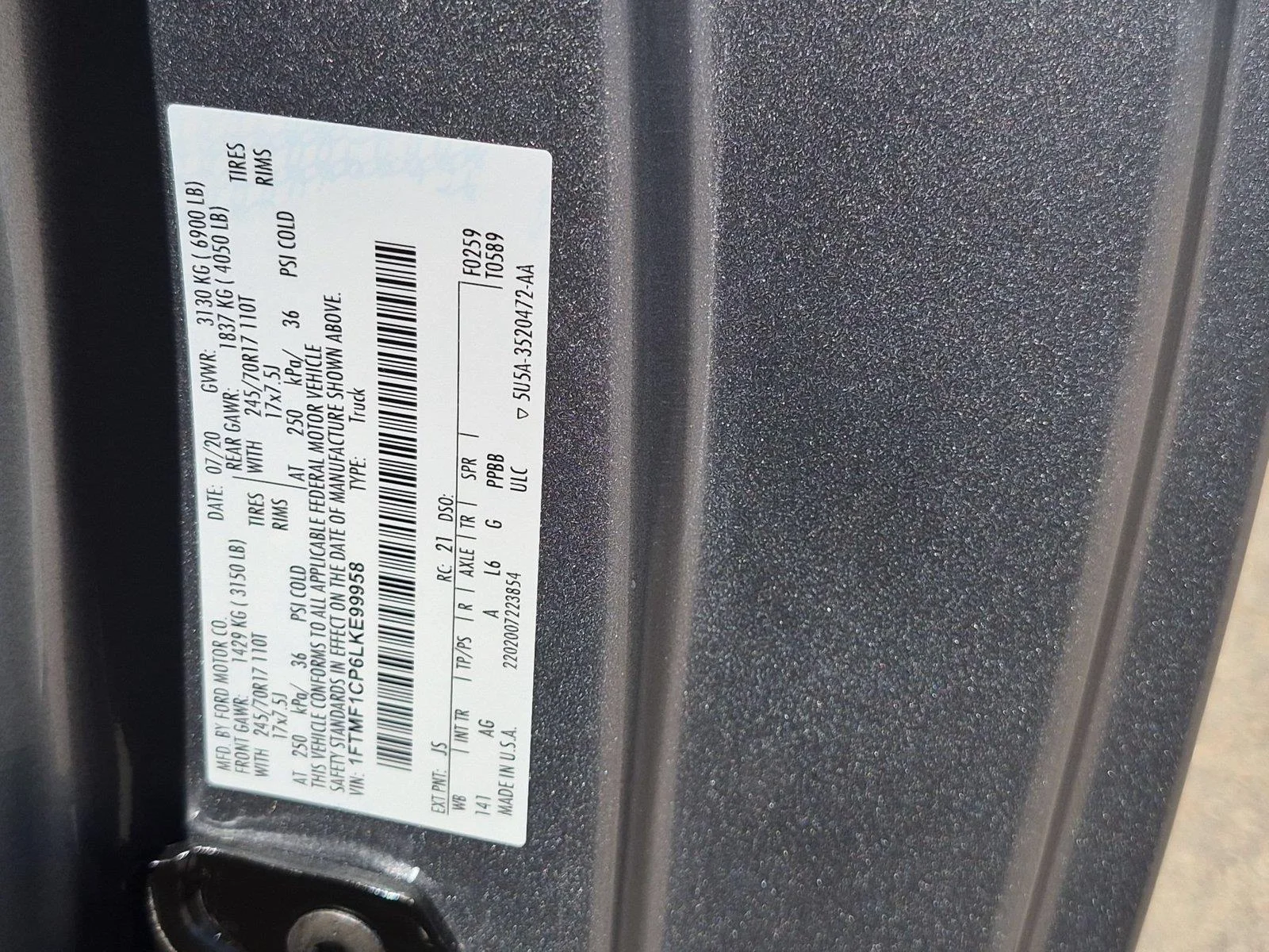 Used 2020  Ford XL image 32
