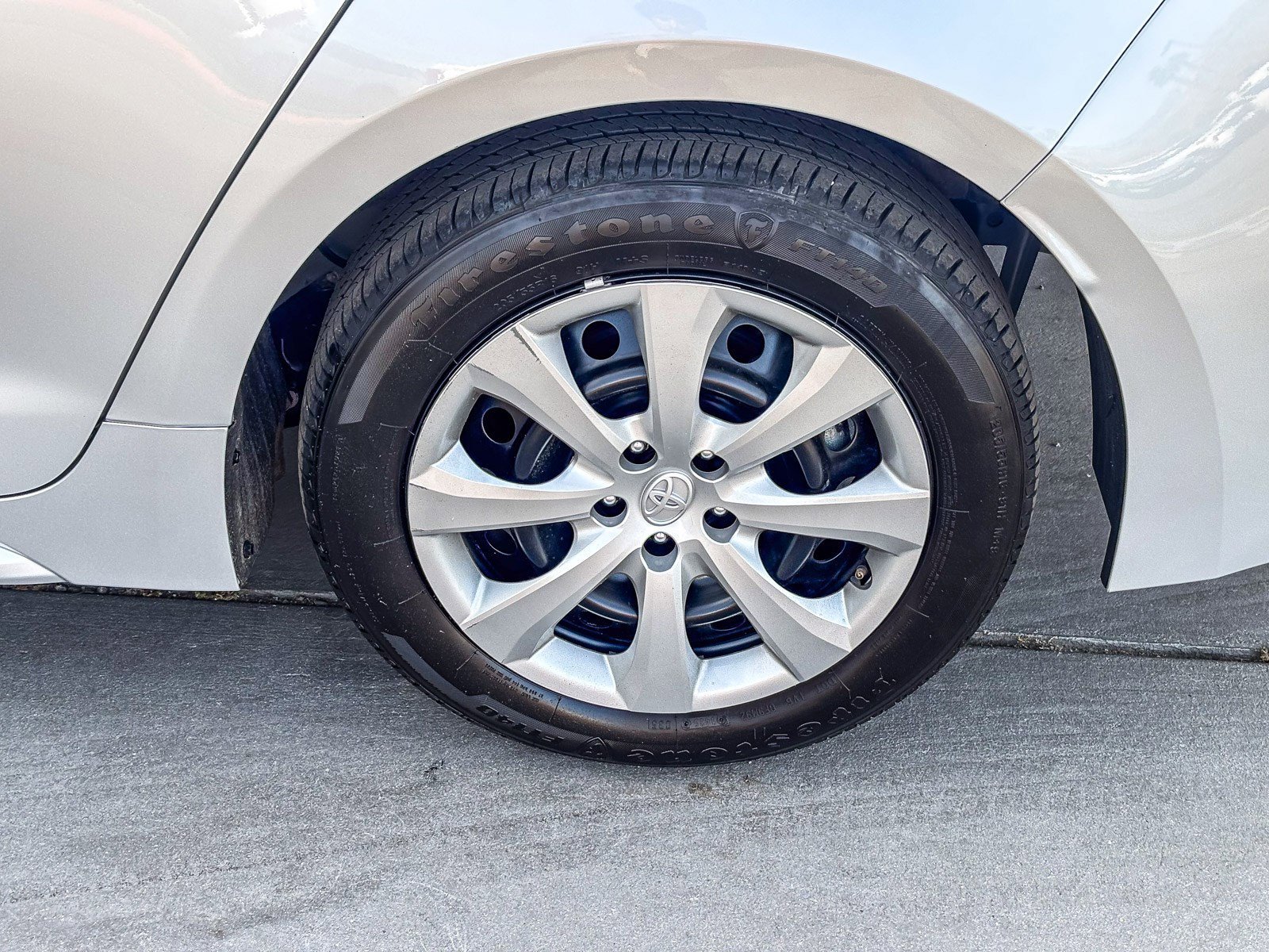 2025 Toyota Corolla LE - Photo 11