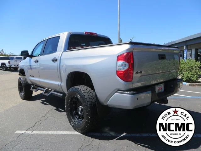 Used 2018 Silver Toyota SR5 image 3