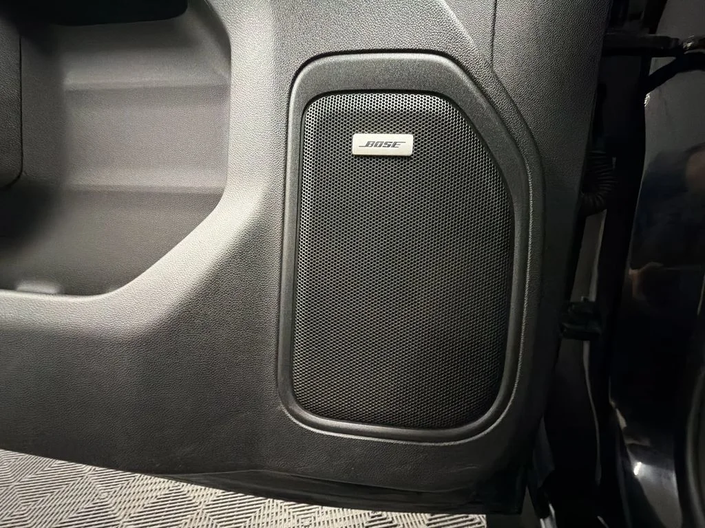 Used 2020 Onyx Black GMC SLT image 28
