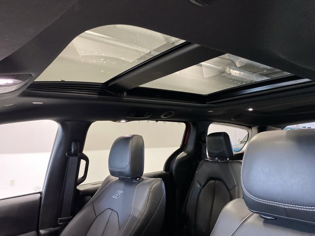 2024 Chrysler Pacifica Touring L - Photo 18