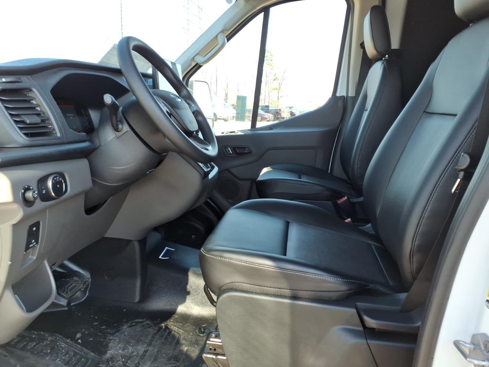 New 2026 Oxford White Ford Cargo Van image 18