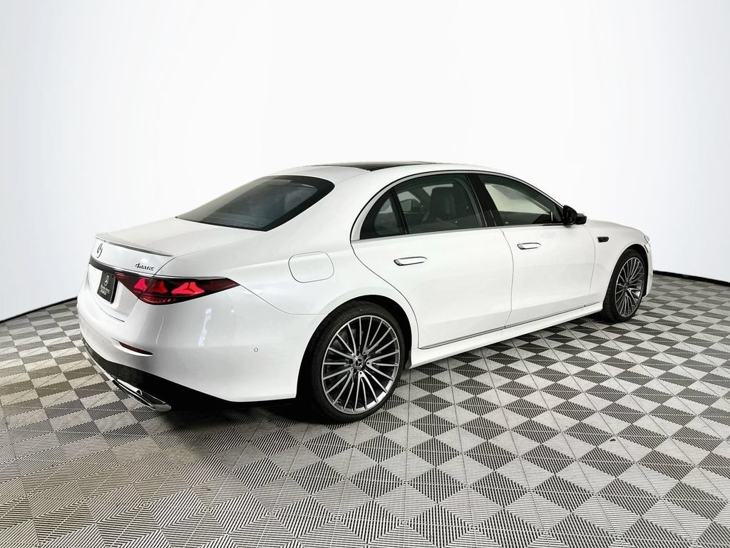 New 2027 MANUFAKTUR Moonlight White Metallic Mercedes-Benz S 580 image 40