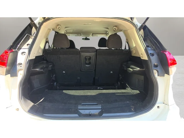 Used 2018 Glacier White Nissan SV image 31