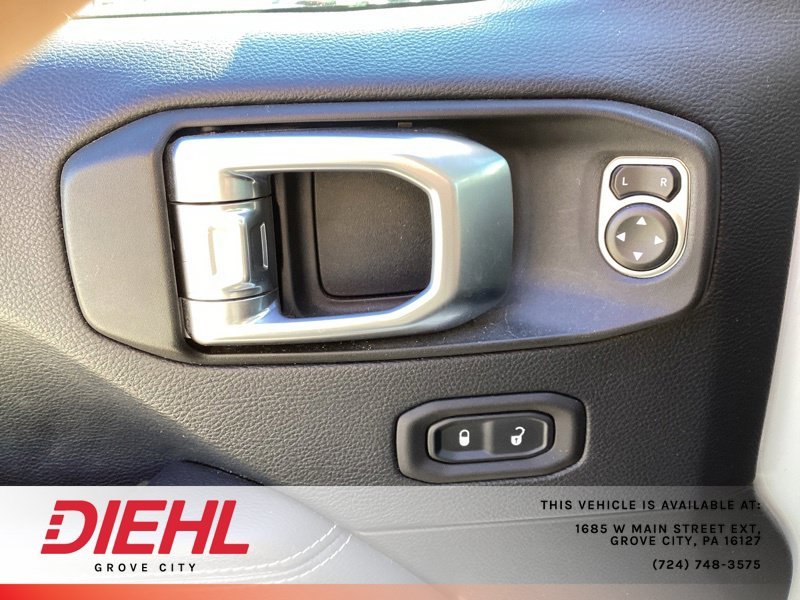Used 2019 White Jeep Unlimited Sahara image 16