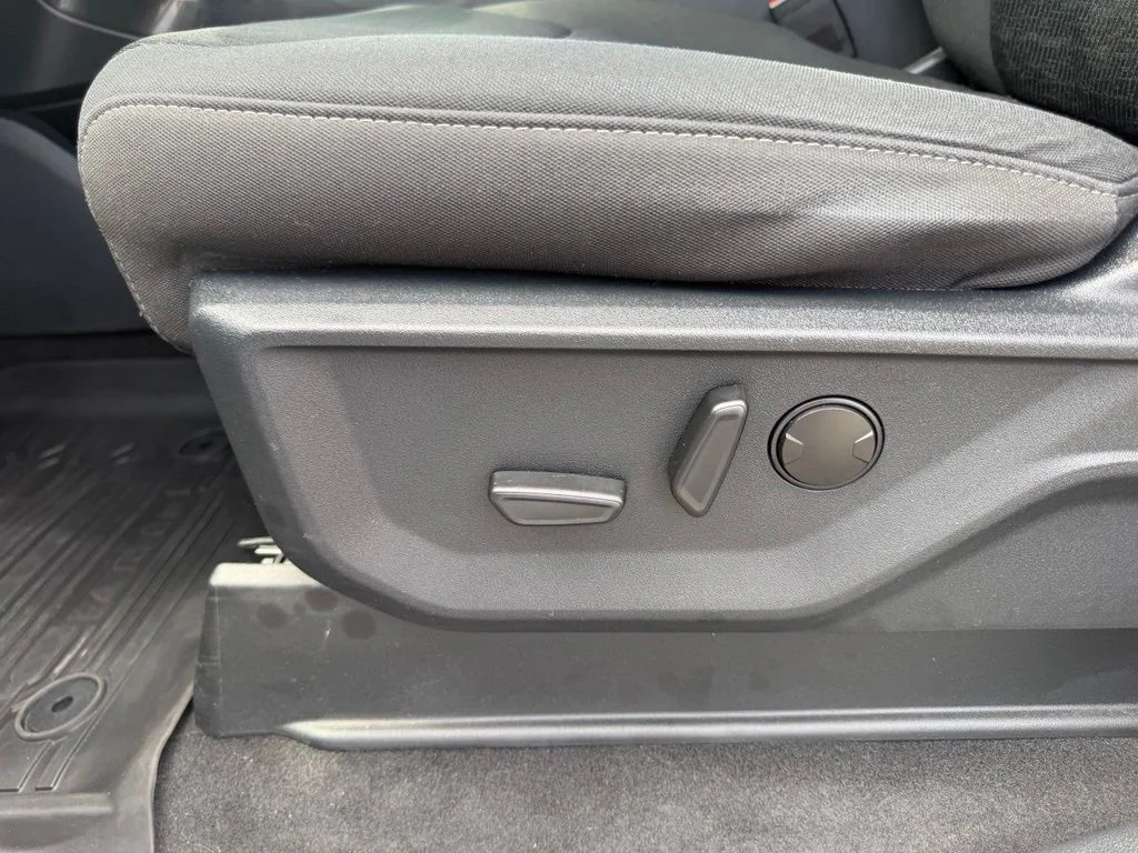 Used 2023 White Ford XLT image 16