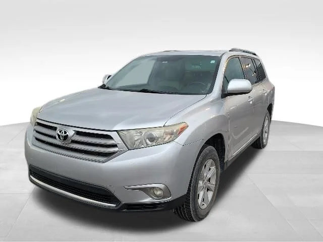 Used 2012 Silver Toyota SE image 8