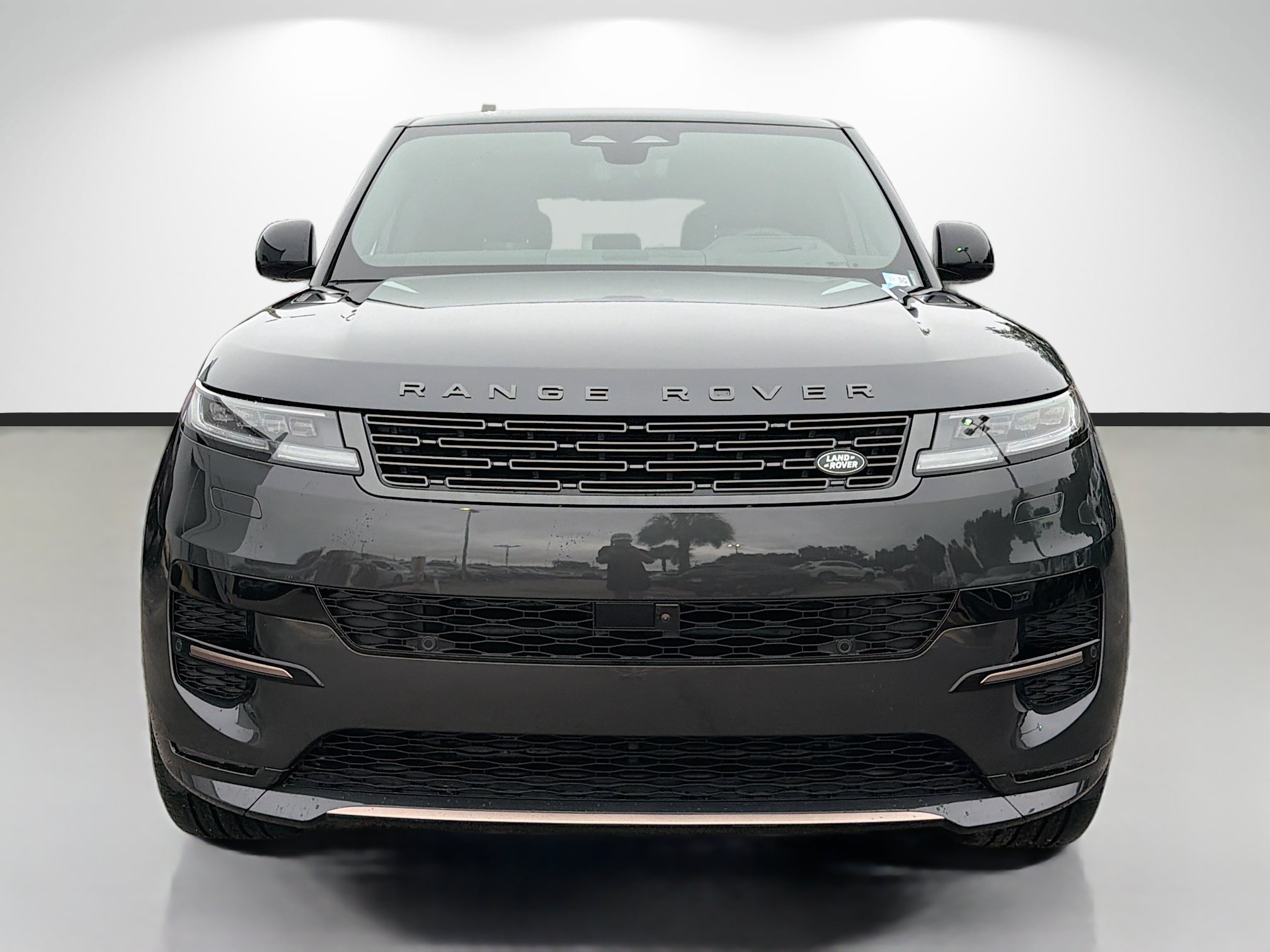 New 2026 Carpathian Grey Land Rover Dynamic SE image 8