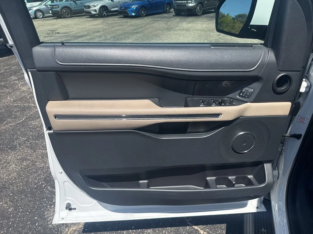 Used 2023 White Ford XLT image 33