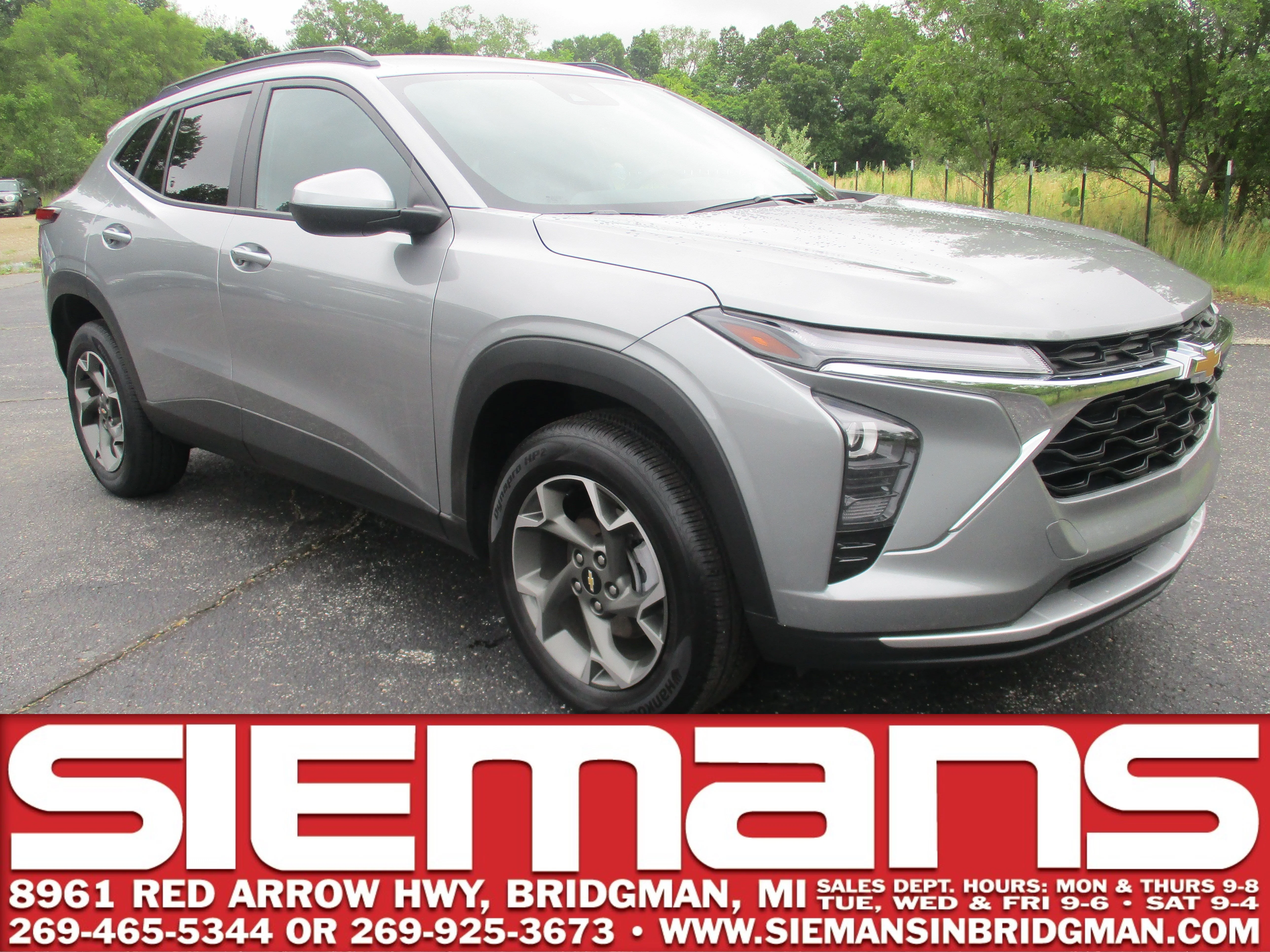Used 2025 Sterling Gray Metallic Chevrolet LT image 1