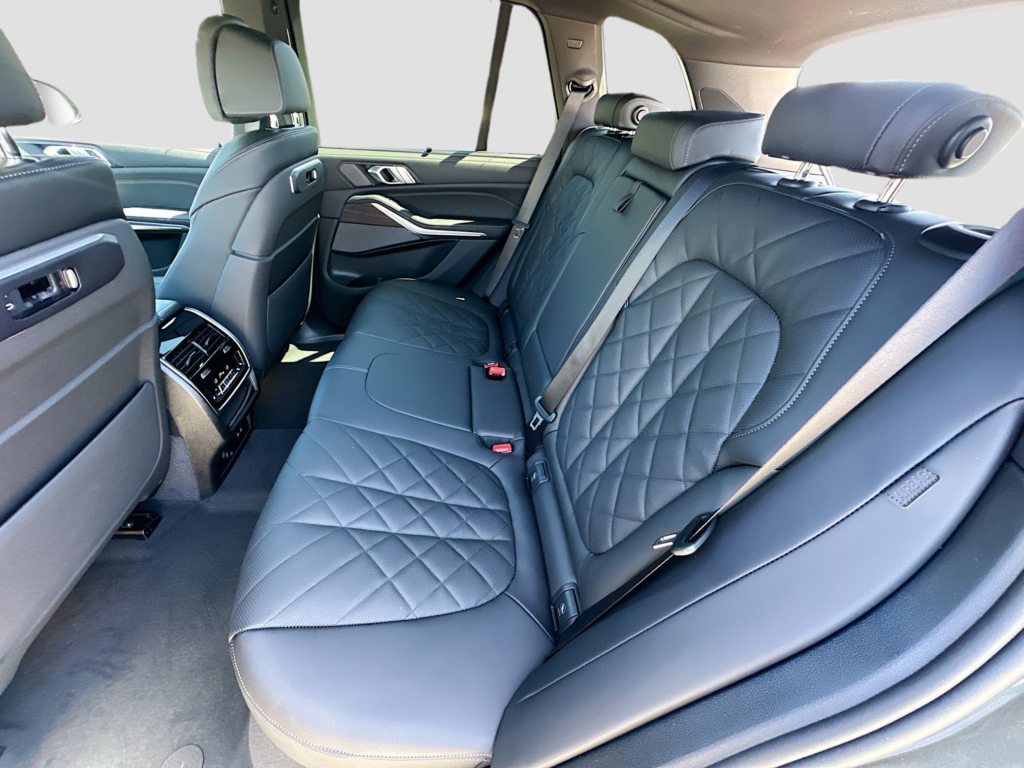 New 2026 Manhattan Green Metallic BMW xDrive40i image 20