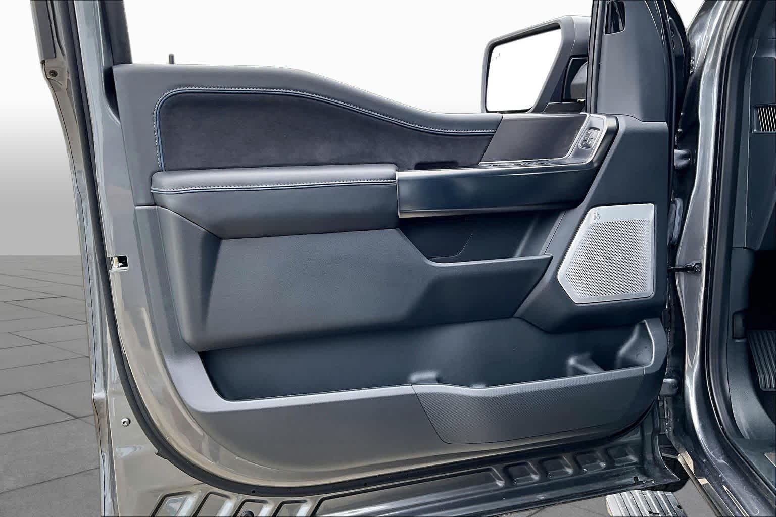 Used 2024 Carbonized Gray Metallic Ford Platinum image 20