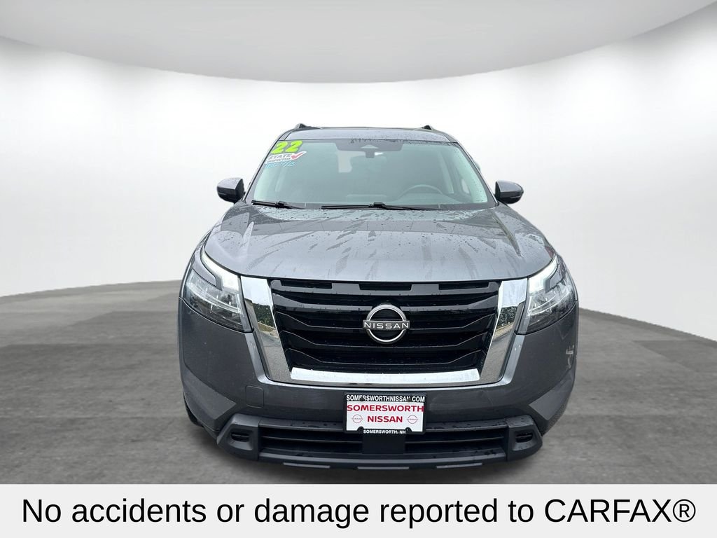 Used 2022 Gray Nissan SV image 4