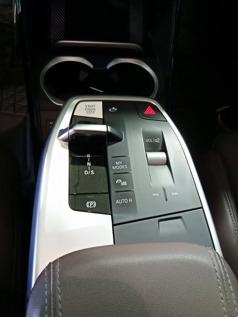 Used 2024 Silver Metallic BMW M35i image 19