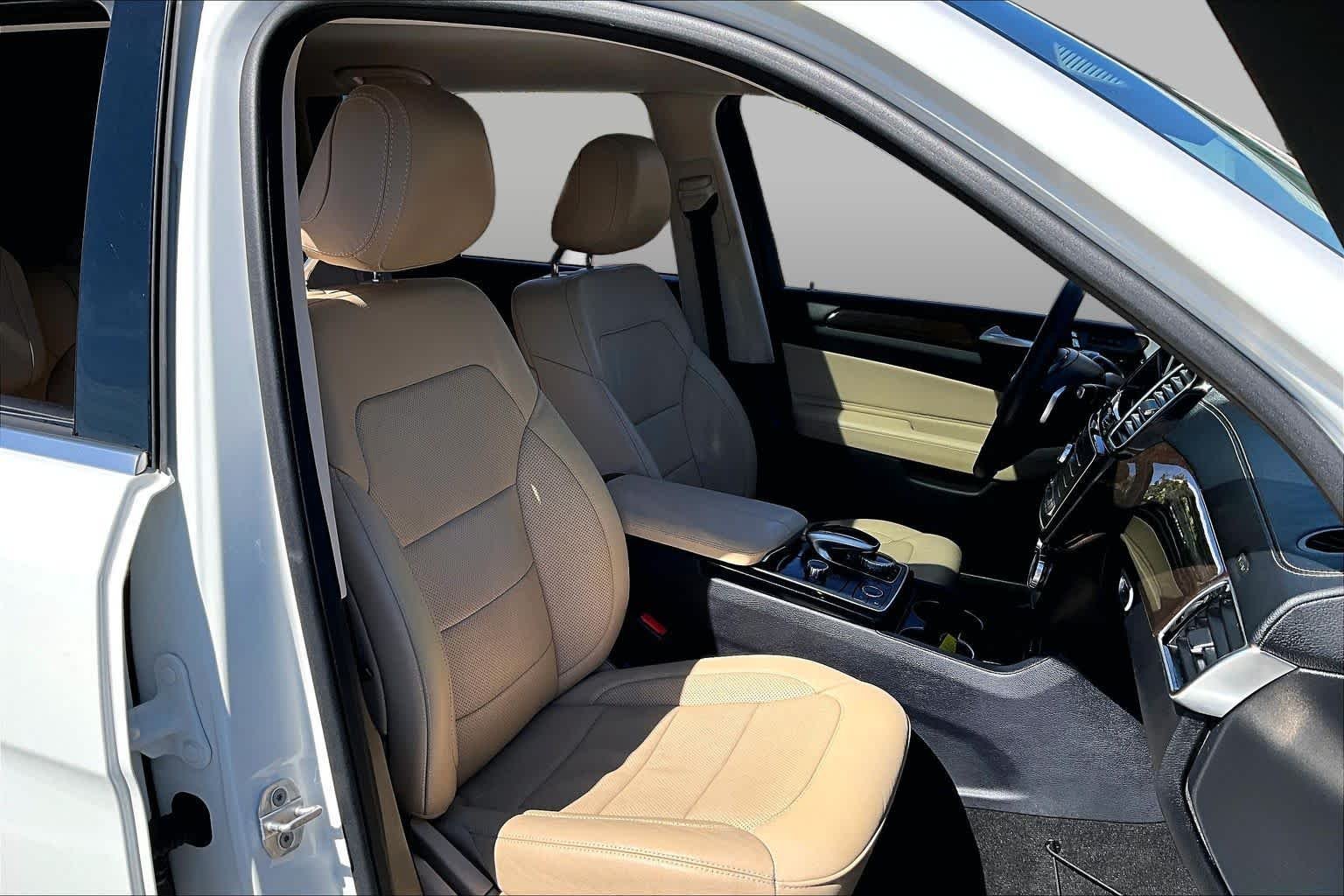 Used 2017 Polar White Mercedes-Benz GLS 450 image 9
