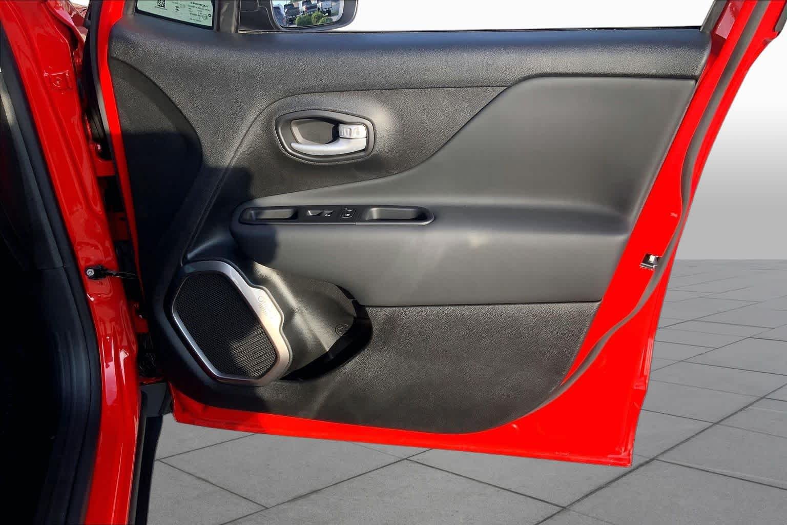 Used 2023 Colorado Red Clearcoat Jeep Latitude image 22