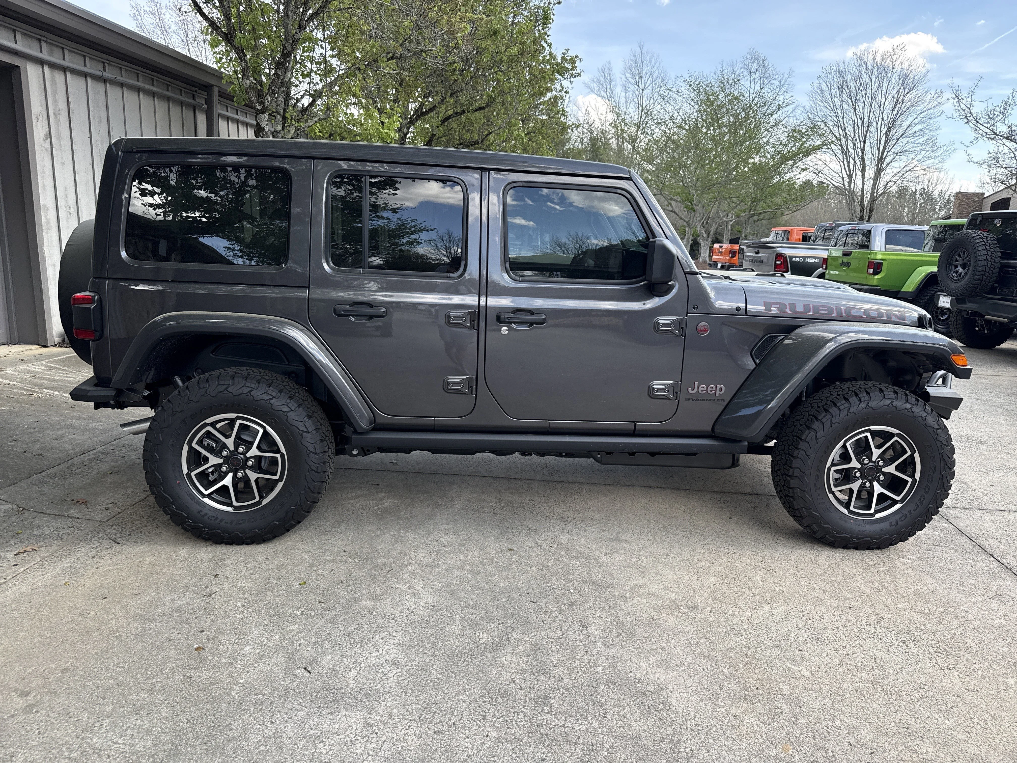 New 2026 Granite Crystal Metallic Clearcoat Jeep Rubicon image 8
