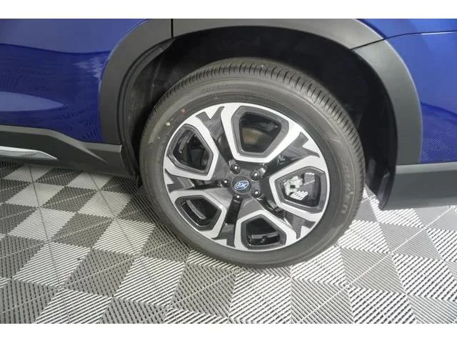 New 2026 SAPPHIRE BLUE PEARL Subaru Limited 7-Passenger image 8