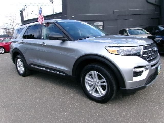 Certified Used 2024 Iconic Silver Metallic Ford XLT image 3