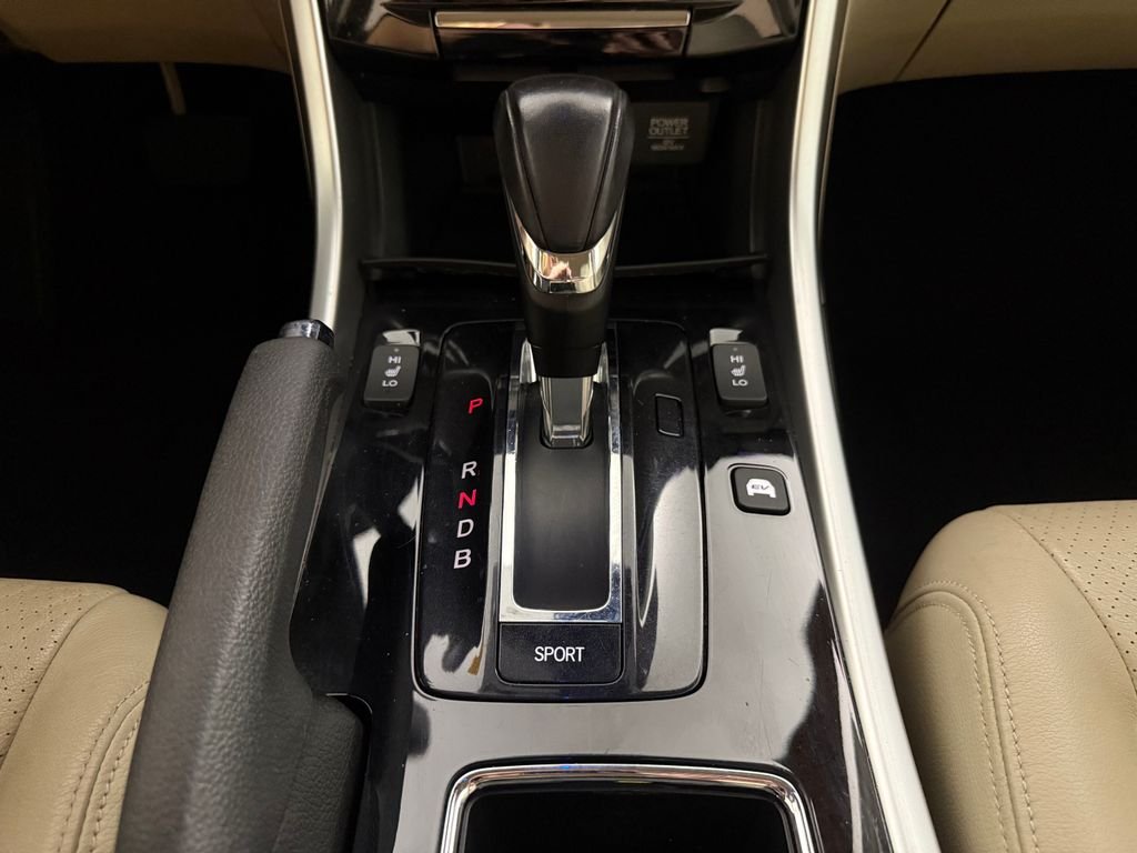 Used 2017 Gray Honda Touring image 17