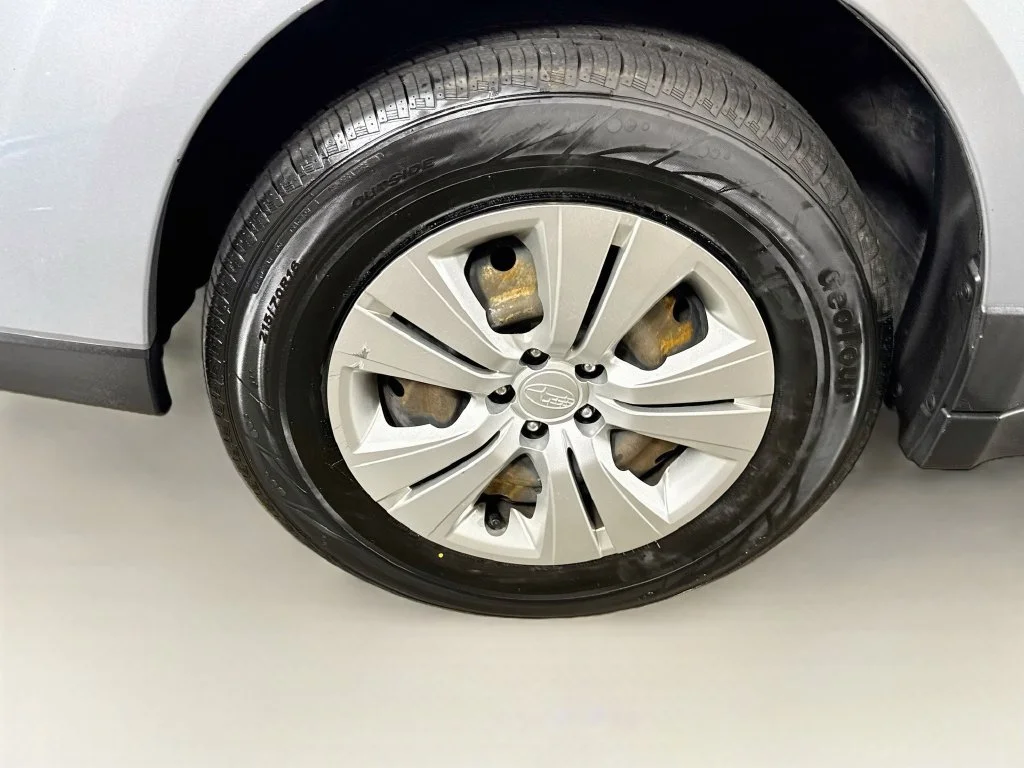 Used 2013 Silver Subaru 2.5i image 35