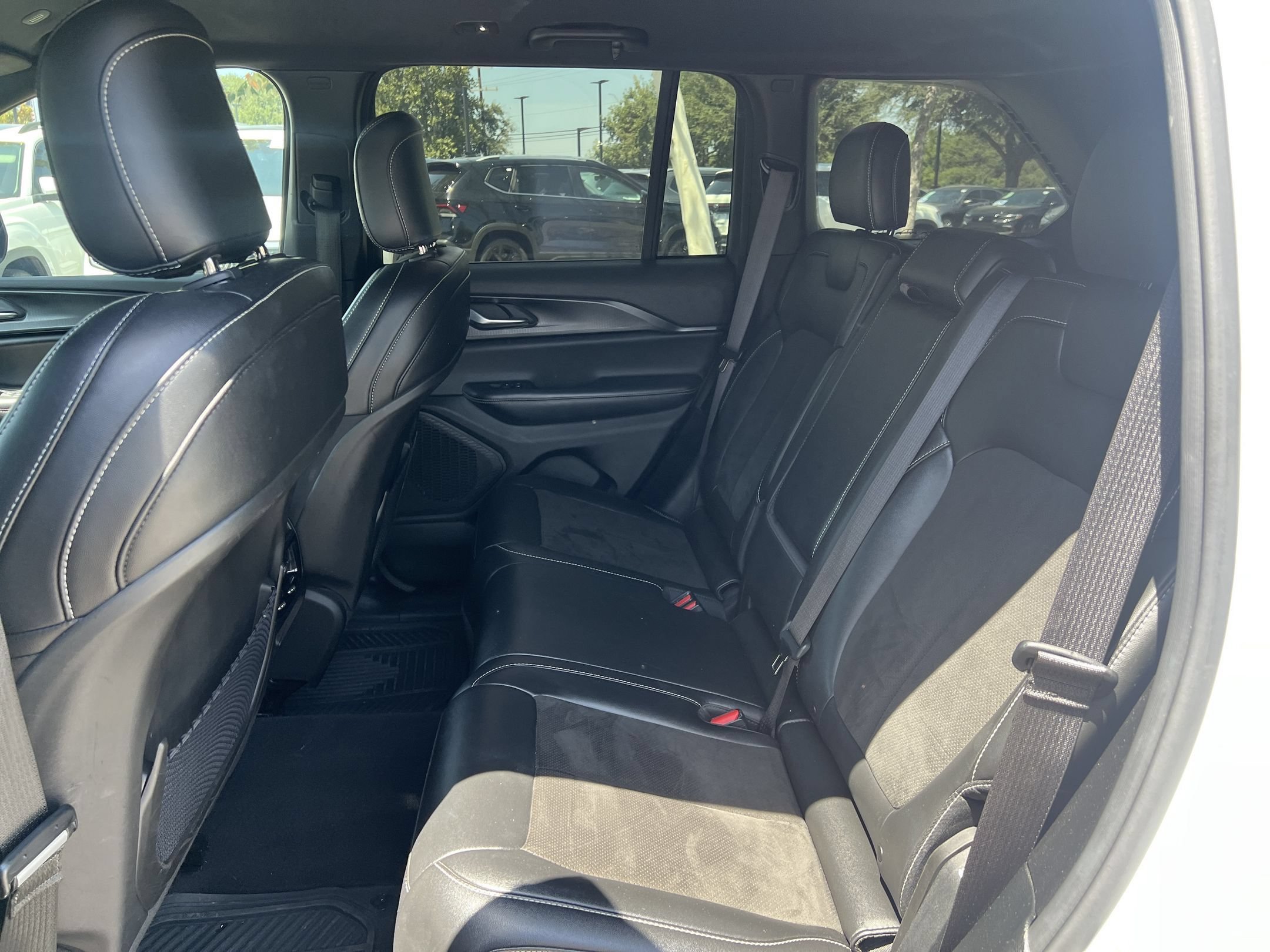 Used 2023 Bright White Clearcoat Jeep Altitude image 10