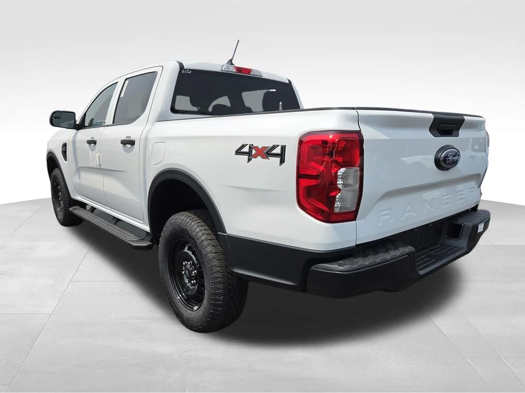 New 2026 Oxford White Ford XL image 4