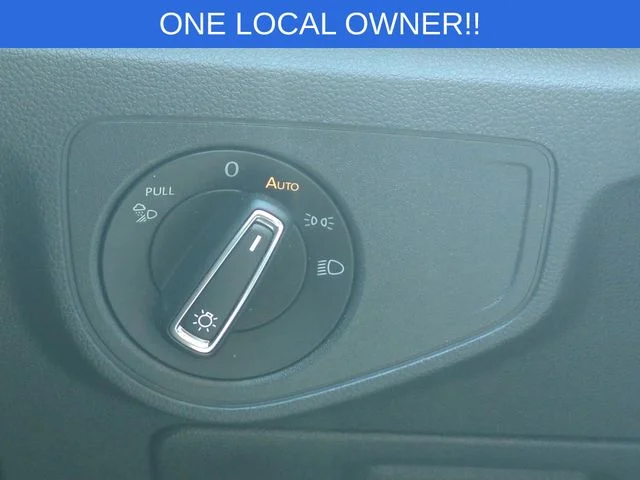 Used 2023  Volkswagen 3.6L V6 SE w/Technology image 18
