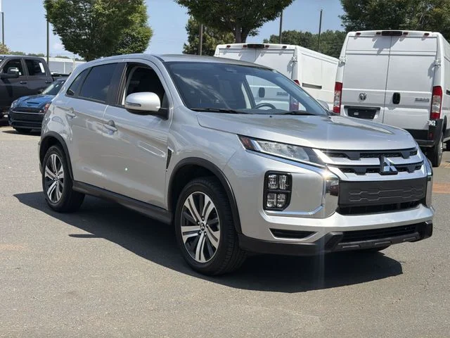 Used 2025 Gray Mitsubishi 2.0 SE image 15