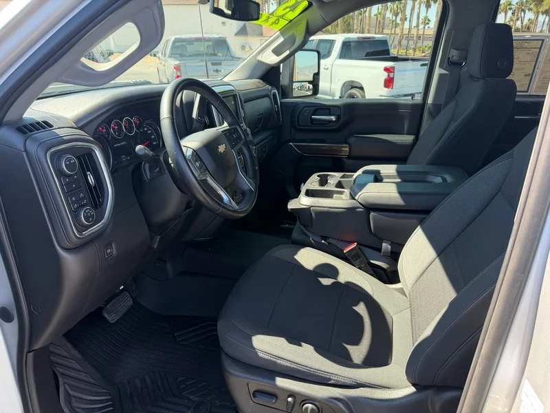 Used 2023 Silver Ice Metallic Chevrolet LT image 16