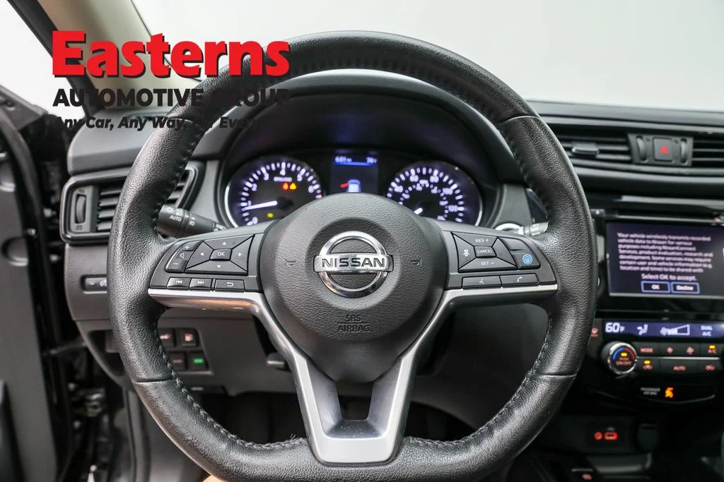 Used 2020 Black Nissan SL image 10